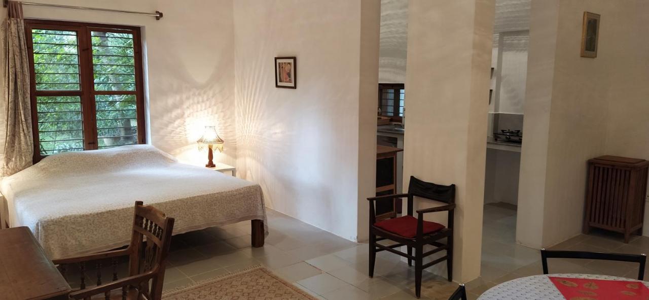 Isai Ambalam guest house Pondicherry Bagian luar foto