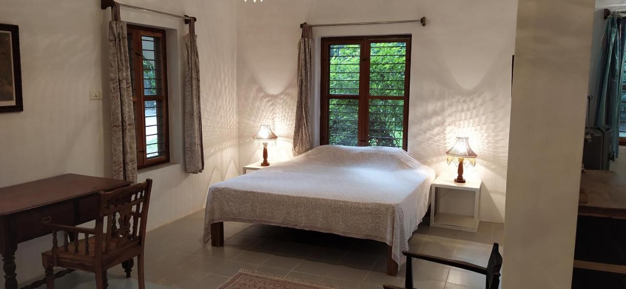 Isai Ambalam guest house Pondicherry Bagian luar foto