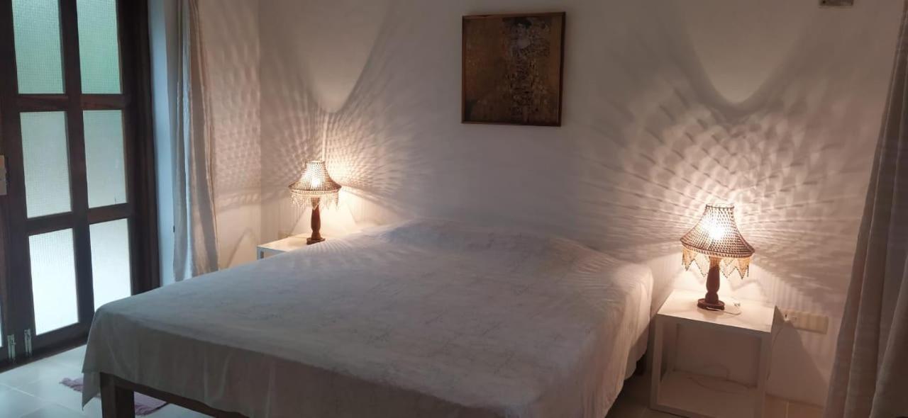 Isai Ambalam guest house Pondicherry Bagian luar foto