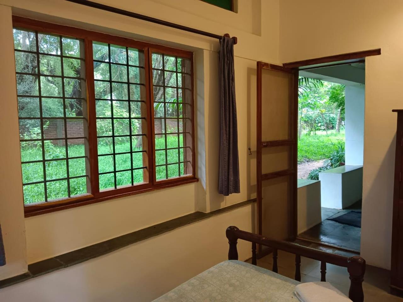 Isai Ambalam guest house Pondicherry Bagian luar foto