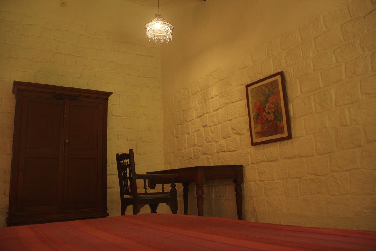 Isai Ambalam guest house Pondicherry Bagian luar foto