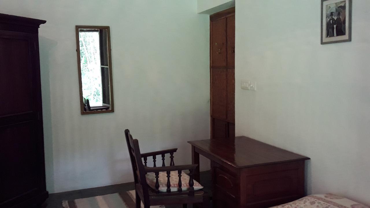 Isai Ambalam guest house Pondicherry Bagian luar foto