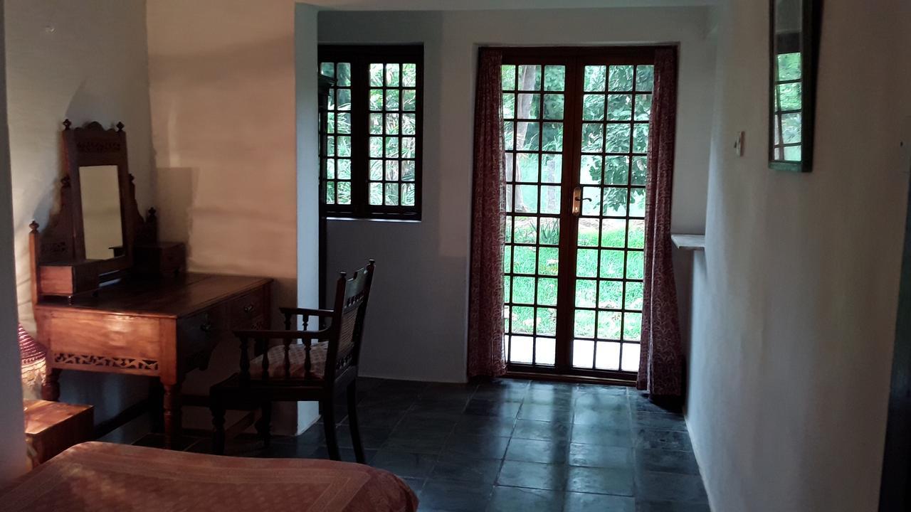 Isai Ambalam guest house Pondicherry Bagian luar foto